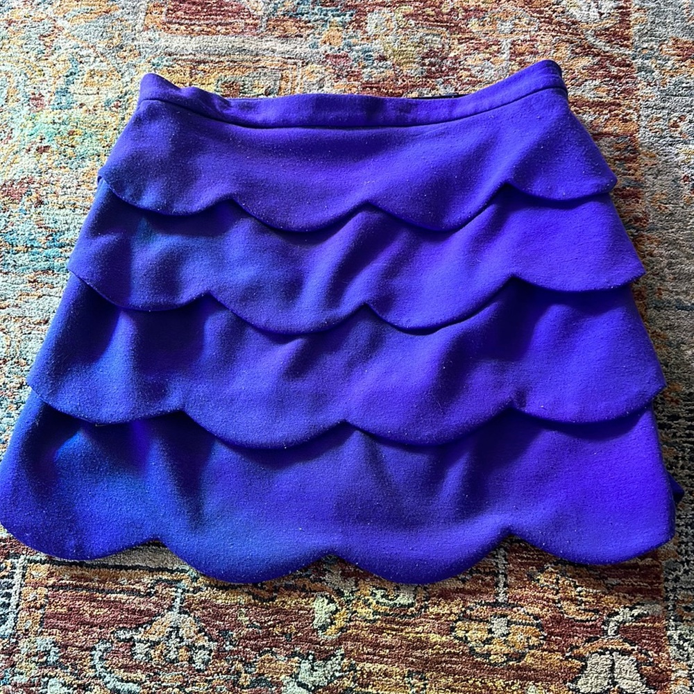 Scalloped mini skirt